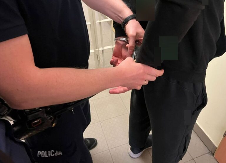 Miał ponad 2 promile i doprowadził do kolizji drogowej. 25-latek został skazany w trybie przyspieszonym