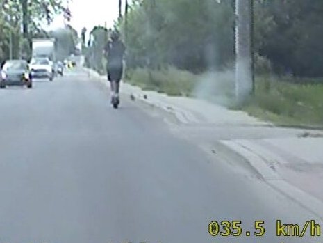 Policjanci przypominają, hulajnogi elektryczne to nie zabawki!