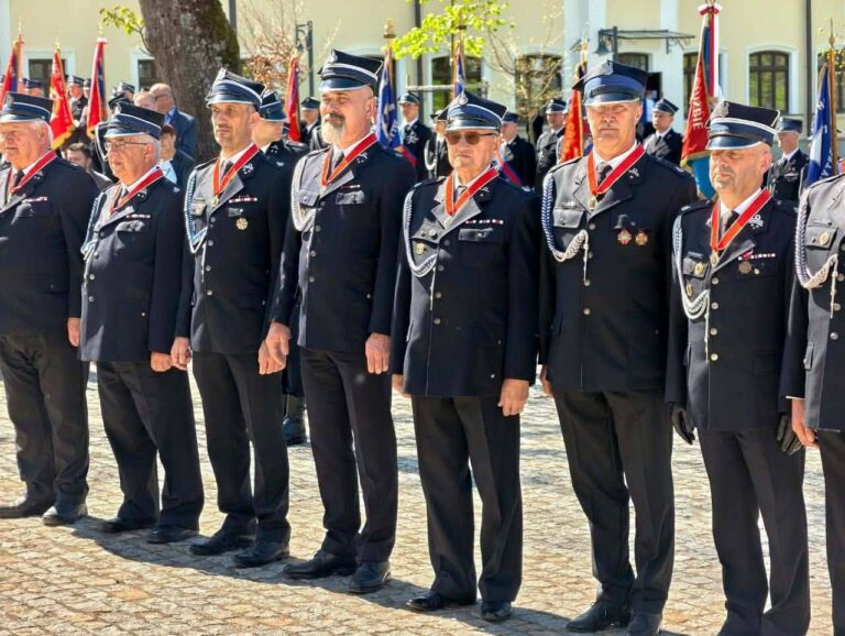 XXXI Podkarpacka Pielgrzymka Strażaków. Druhowie z Gminy Sieniawa odznaczeni na Kalwarii