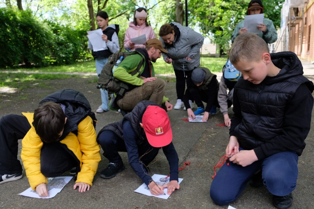 Zamiast Ciszy – Krzesiwo I Kompasy! Zimowi Zdobywcy Karpat Zrobili Survival W Przeworsku