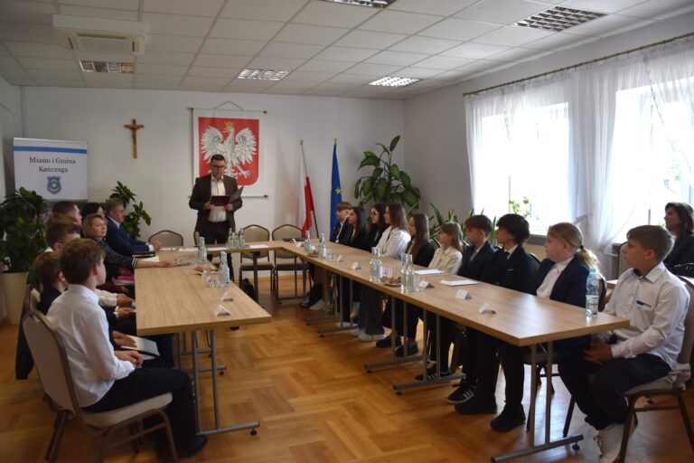 Kańczuga: Inauguracyjna sesja młodych radnych