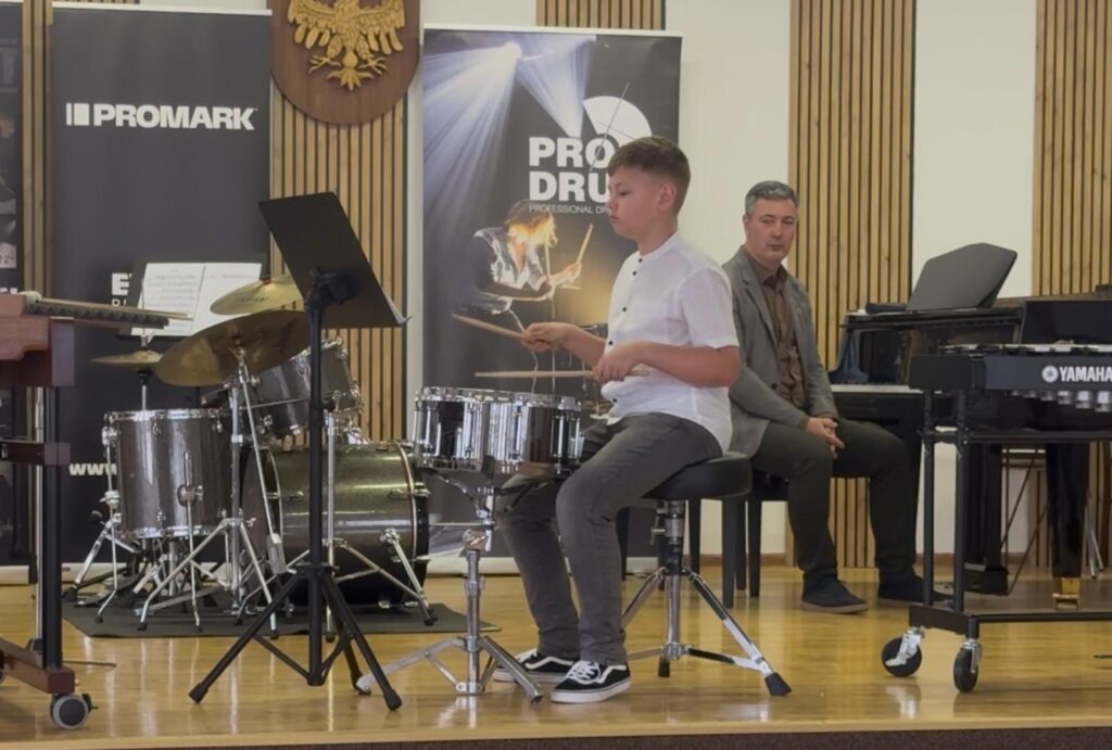 Wielki sukces ucznia Szkoły Muzycznej. Igor Połoszynowicz na podium ogólnopolskich konkursów perkusyjnych