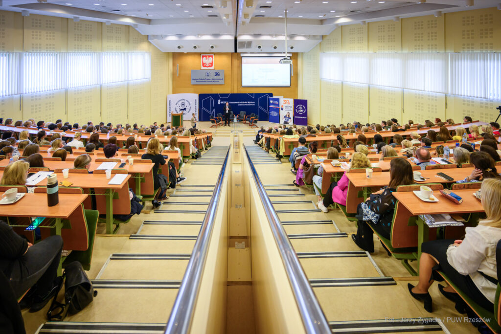 Dyrektor PCPR na międzynarodowej konferencji o ochronie dzieci