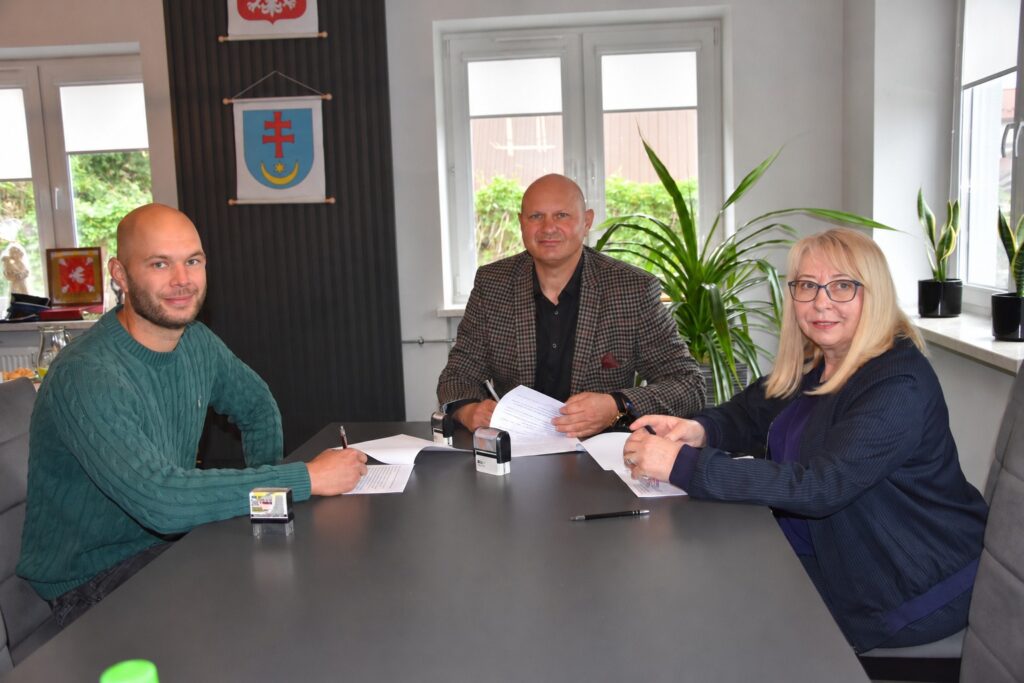 Podpisano umowę na odnowienie elewacji WDK w Gorliczynie