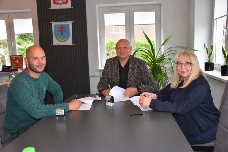 Podpisano umowę na odnowienie elewacji WDK w Gorliczynie