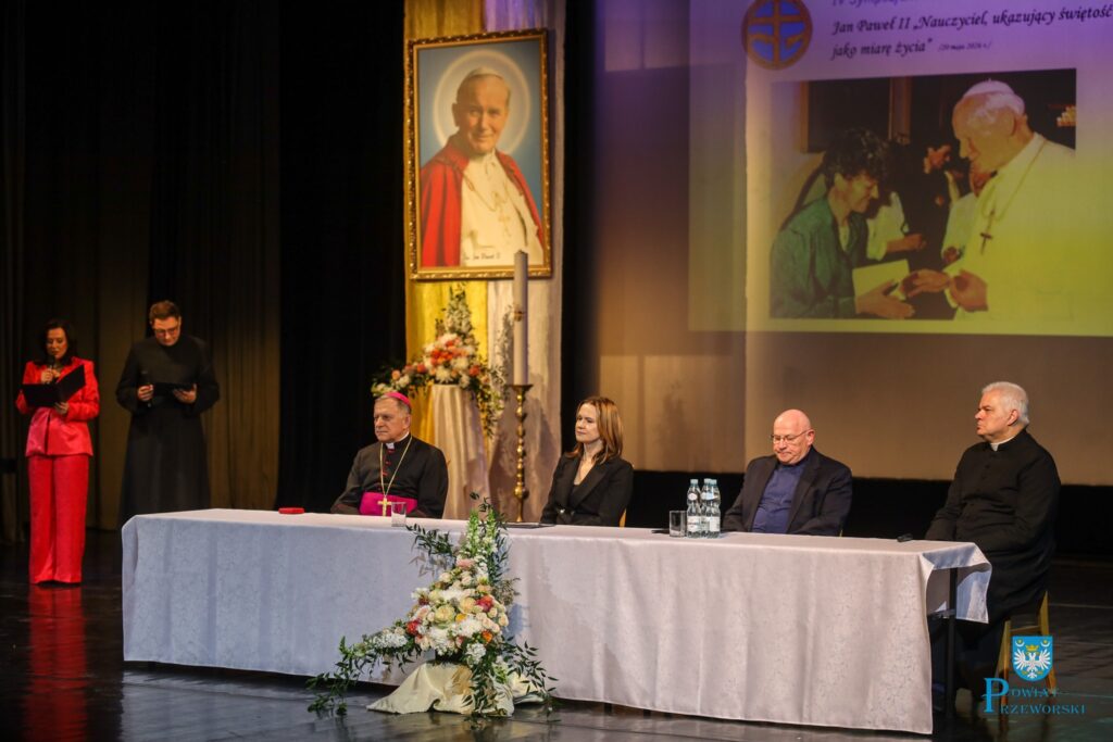 Iv Sympozjum Poświęcone Św. Janowi Pawłowi Ii W Przeworsku 1 Iv Sympozjum Poświęcone Św. Janowi Pawłowi Ii W Przeworsku