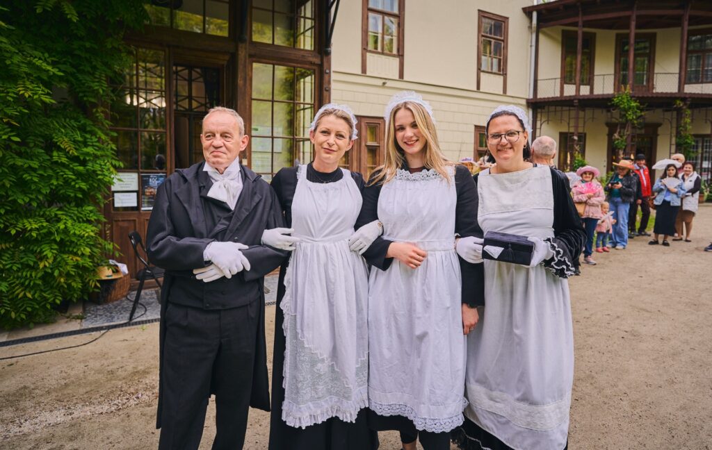 Pałacowe Zaślubiny Z 1909 Roku. Niezwykła Inscenizacja Historyczna W Przeworsku