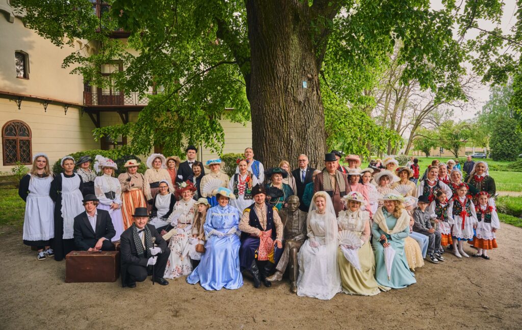 Pałacowe Zaślubiny Z 1909 Roku. Niezwykła Inscenizacja Historyczna W Przeworsku