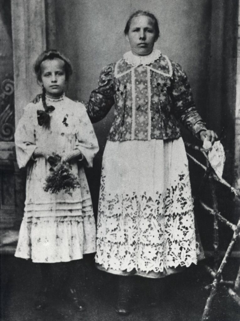 Wyjątkowy Hołd Dla Przeworskiej Matki. Muzeum Pokazało Niezwykłe Zdjęcie Sprzed 111 Lat! 1 Wyjątkowy Hołd Dla Przeworskiej Matki. Muzeum Pokazało Niezwykłe Zdjęcie Sprzed 111 Lat!