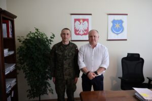 Burmistrz Leszek Kisiel spotkał się z nowym dowódcą saperów z Gniewczyny Łańcuckiej