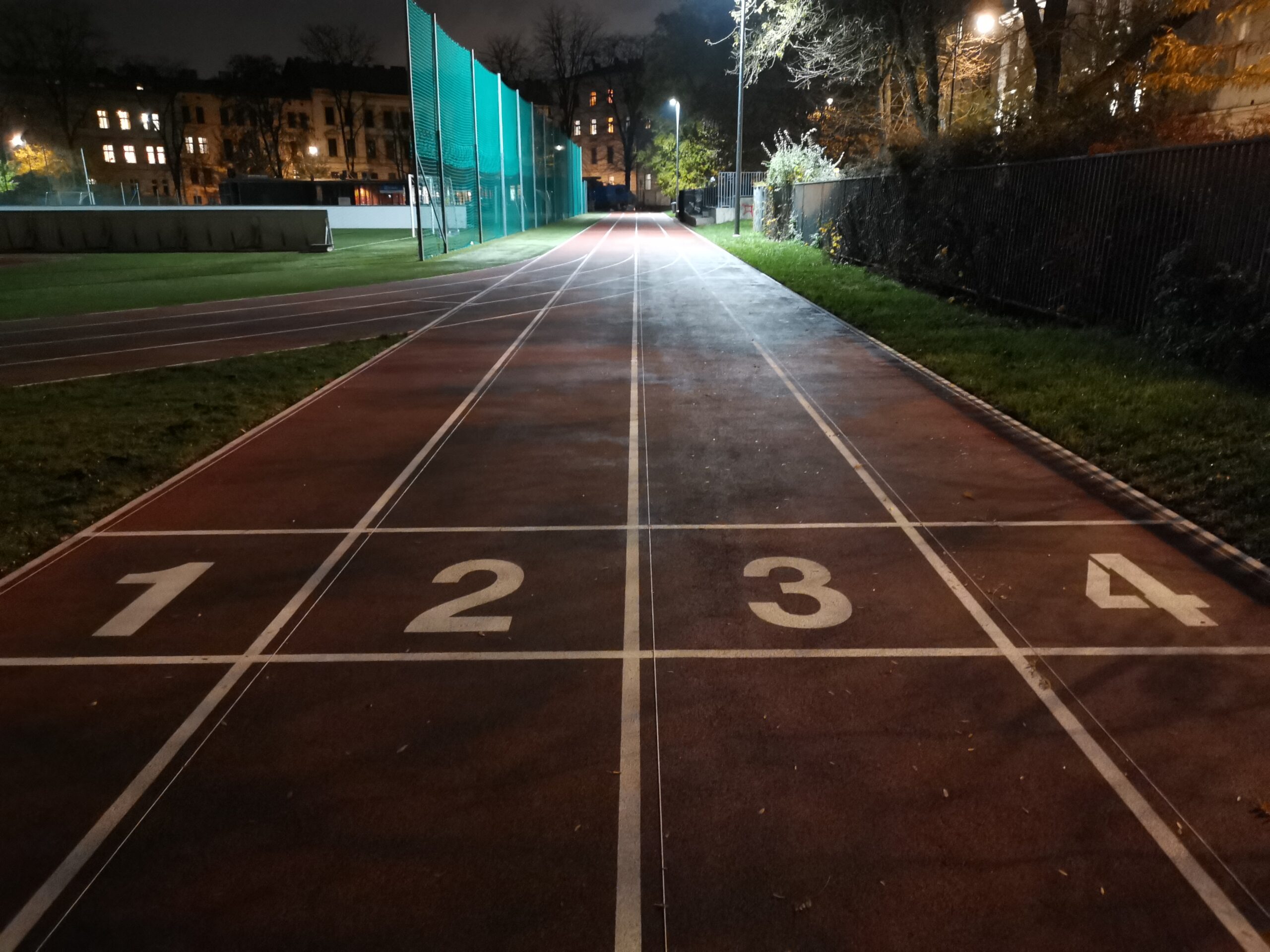 Bezpieczne Nawierzchnie Sportowe I Place Zabaw &ndash; Na Co Zwr&oacute;cić Uwagę Przy Inwestycji? Alpinka Sport