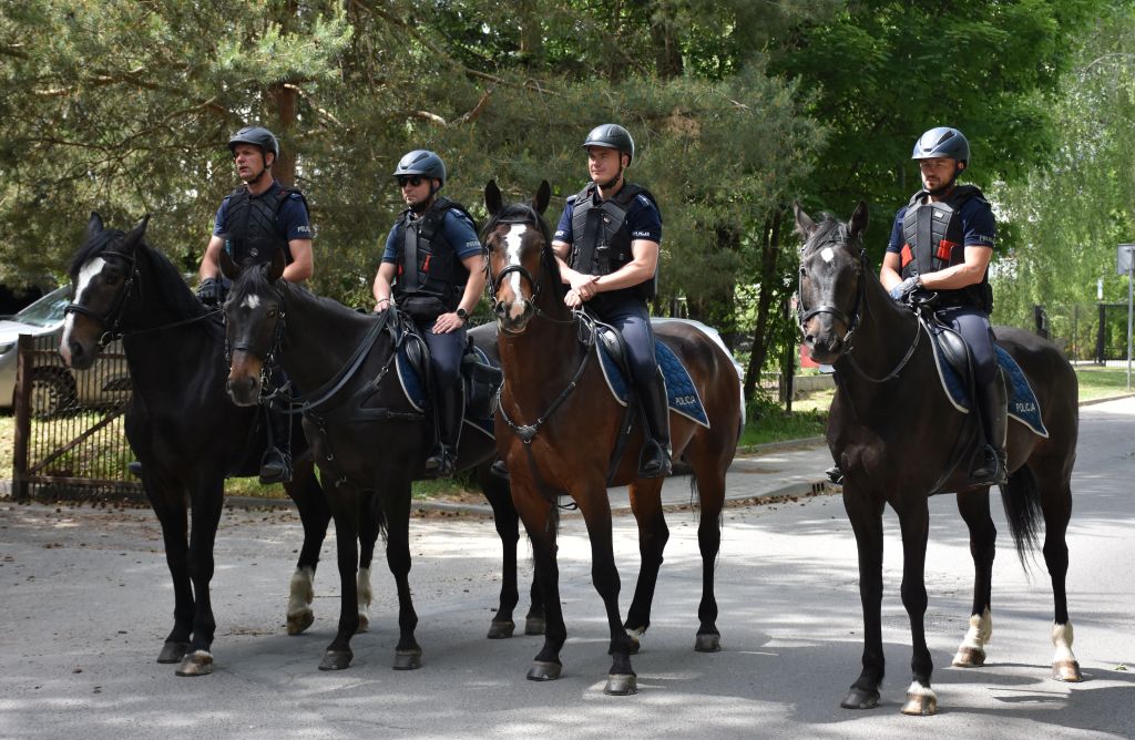 Policjanci Zabezpieczali Mecz Pomiędzy Drużynami Jks Jarosław I Polonia Przemyśl 1 Policjanci Zabezpieczali Mecz Pomiędzy Drużynami Jks Jarosław I Polonia Przemyśl