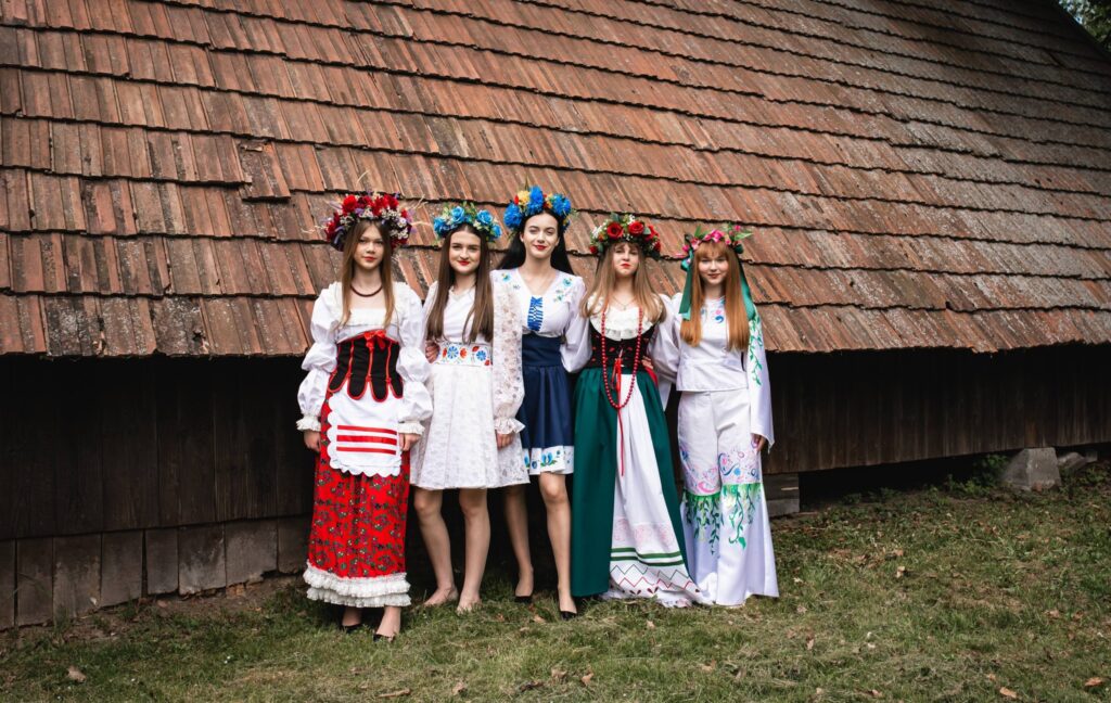 Zobacz Magiczne Kadry &Quot;Kolekcji Ludowej&Quot; Z Zajazdu Pastewnik