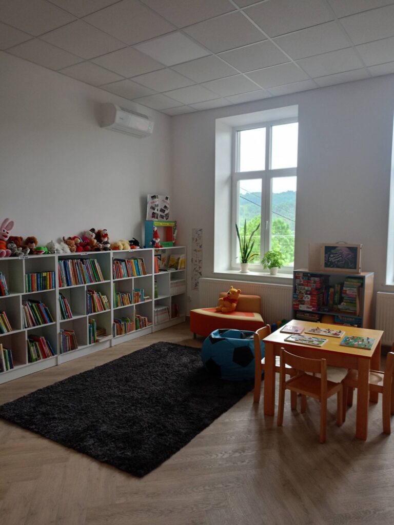 Oficjalne Otwarcie Wyremontowanej Biblioteki W Jaworniku Polskim