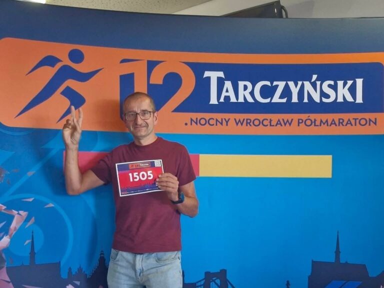 Dariusz Półtorak w czołówce prestiżowego nocnego półmaratonu