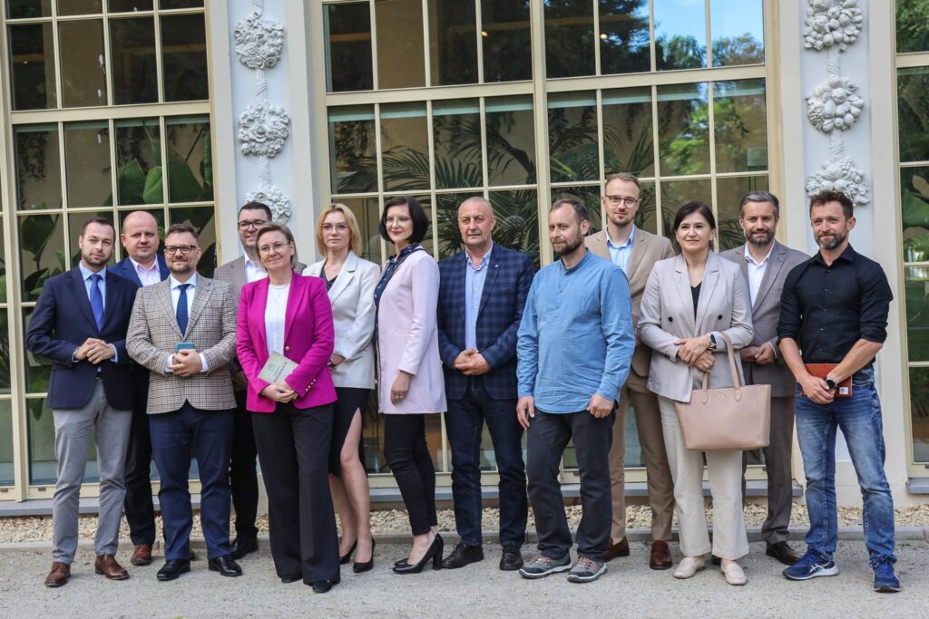 Spotkanie Z Wiceminister Adrianą Porowską W Przeworsku. Ruszył Nabór Wniosków Dla Ngo 1 Spotkanie Z Wiceminister Adrianą Porowską W Przeworsku. Ruszył Nabór Wniosków Dla Ngo
