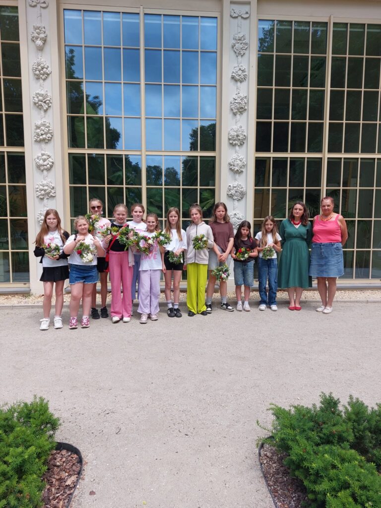 Zapach Ziół I Tradycja. Uczennice Z Przeworska Wiły Wianki W Muzeum 2 Zapach Ziół I Tradycja. Uczennice Z Przeworska Wiły Wianki W Muzeum
