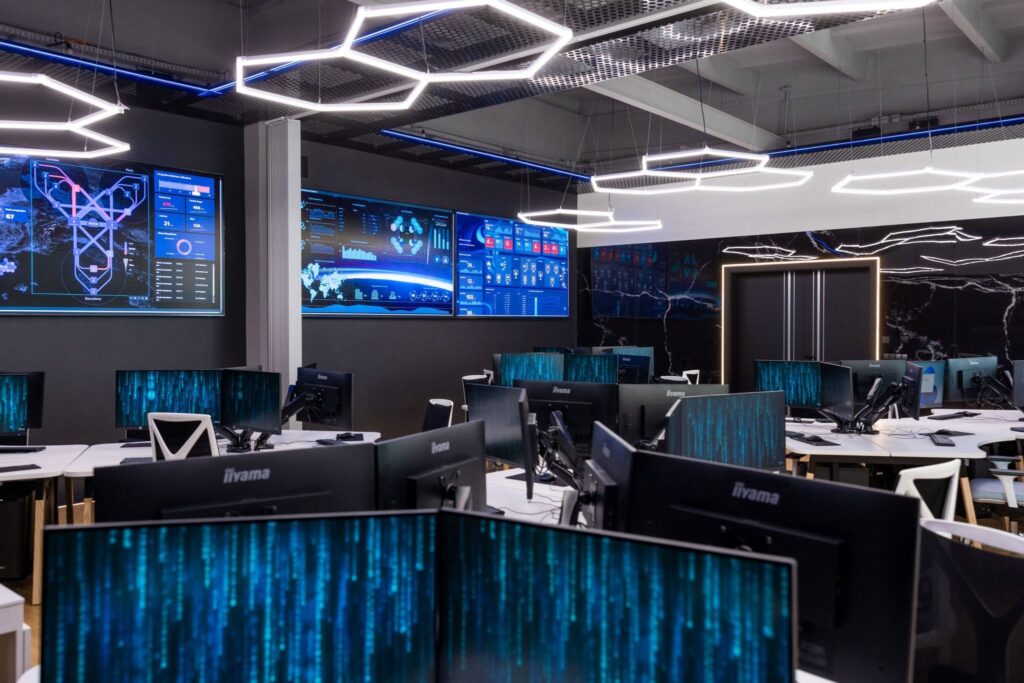 Laboratorium Cyberwojny, Roboty I Power Bi. Informatycy Z Zsz W Przeworsku Na Warsztatach W Rzeszowie 1 Laboratorium Cyberwojny, Roboty I Power Bi. Informatycy Z Zsz W Przeworsku Na Warsztatach W Rzeszowie