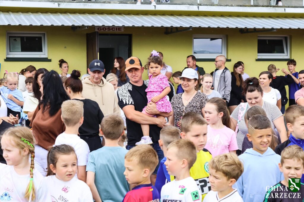 Blisko 200 Małych Sportowców Na Stadionie W Zarzeczu. Za Nami Wyjątkowe Biegi Dzieci 1 Blisko 200 Małych Sportowców Na Stadionie W Zarzeczu. Za Nami Wyjątkowe Biegi Dzieci