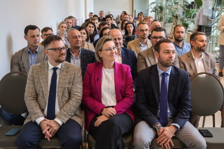 Spotkanie z wiceminister Adrianą Porowską w Przeworsku. Ruszył nabór wniosków dla NGO