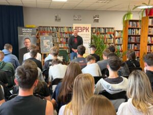 Jak rodzą się literackie historie? Pisarz Wojciech Wolnicki odsłonił karty w Kańczudze