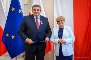 Burmistrz Kańczugi Andrzej Żygadło uhonorowany Odznaką za Zasługi dla Samorządu Terytorialnego