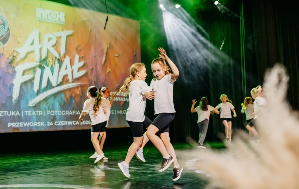 727940310_1443745571131546_9039587550791382551_N Wieczór Pełen Talentów I Wzruszeń. Zobacz, Jak Wyglądał Tegoroczny Art Finał W Przeworsku