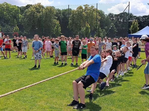 Blisko 300 uczniów na stadionie. Wyjątkowy Dzień Sportu klas IV-VIII