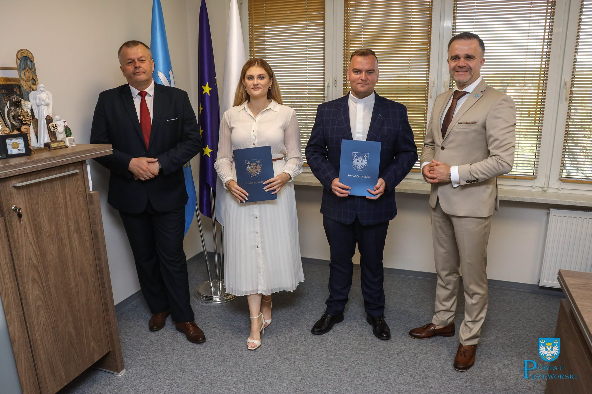 Lokalna Gazeta Internetowa 8 Anna Lewkowicz I Ks. Grzegorz Matwijec Z Awansem. Starosta Wręczył Akty Mianowania