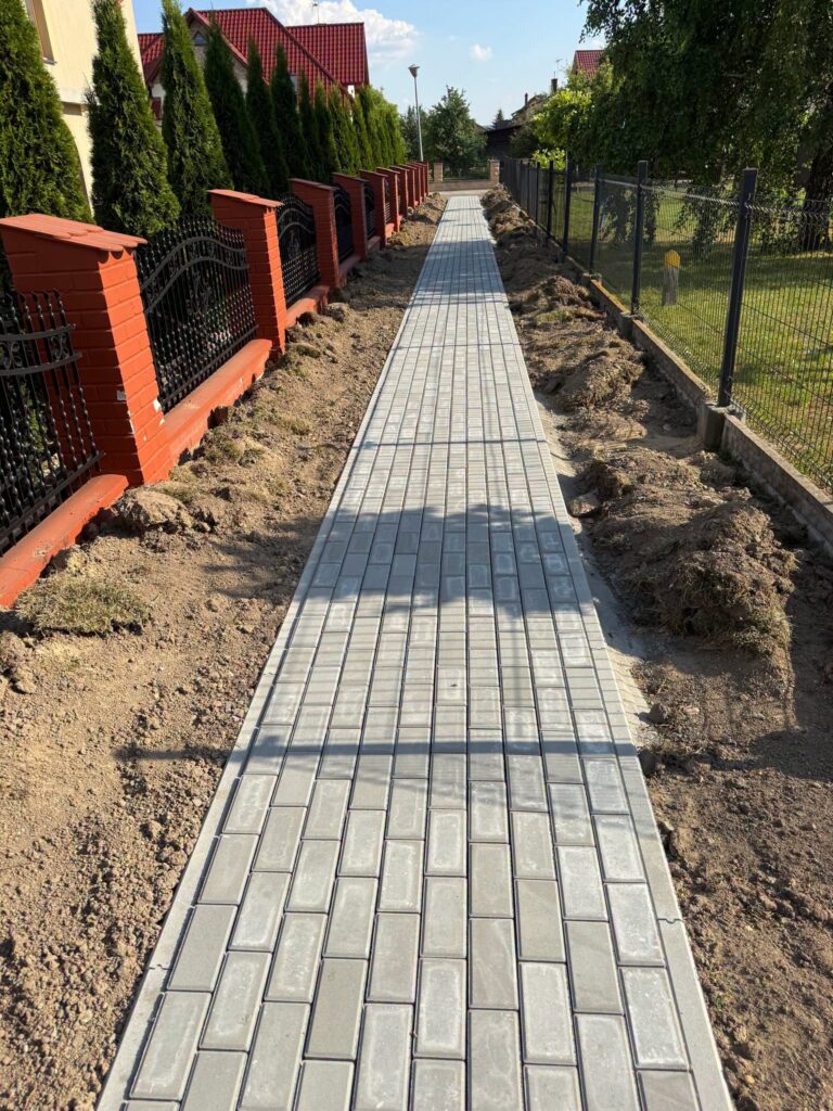 Nowy Chodnik Przy Ulicy Okulickiego W Kańczudze 1 Nowy Chodnik Przy Ulicy Okulickiego W Kańczudze