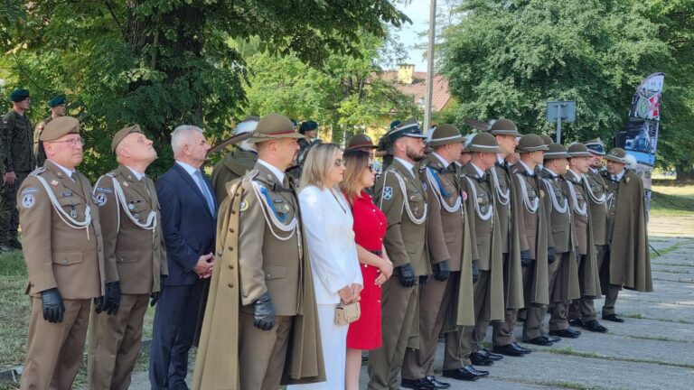 Zmiana na stanowisku dowódcy i wielkie święto artylerzystów. Wicestarosta z Przeworska na uroczystościach w Jarosławiu