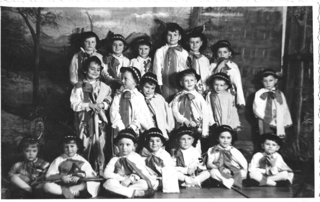 Eb420Cb5-50F4-46Cd-942D-99Ca48293Bef Jan Grądalski Szuka Wychowanków Ochronki Św. Wojciecha Z Lat 1940–1963