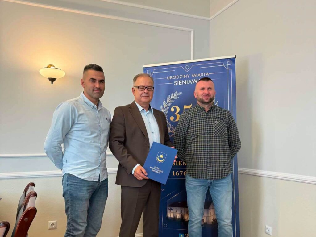 Sokół Sieniawa z potężnym wsparciem! Miasto i gmina sponsorem strategicznym na nowy sezon