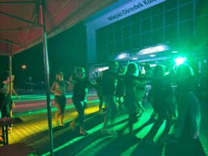 "Lato Łączy Pokolenia" w Przeworsku. DJ Lukas porwał mieszkańców do wspólnej zabawy