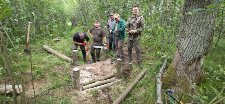 Zastawki na rowach i ochrona torfowisk w sieniawskim nadleśnicwie