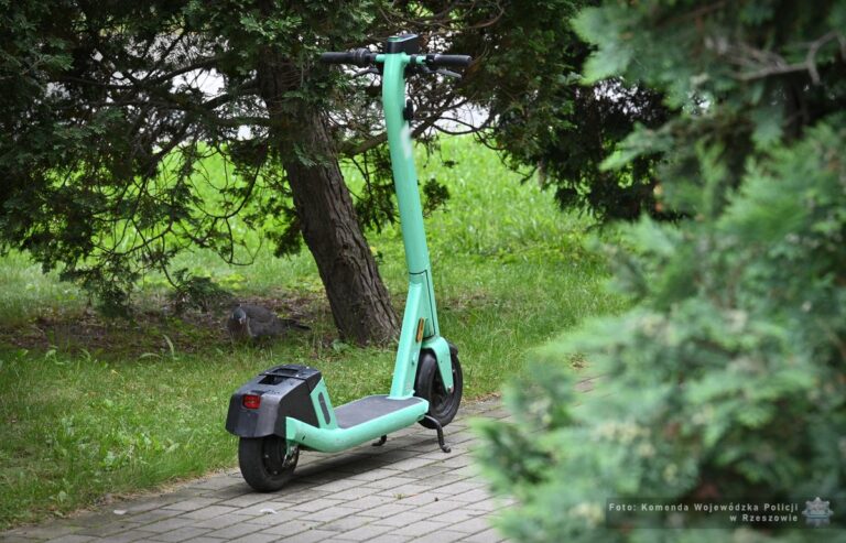 Coraz więcej zdarzeń z udziałem hulajnóg elektrycznych. Policja apeluje o rozwagę.