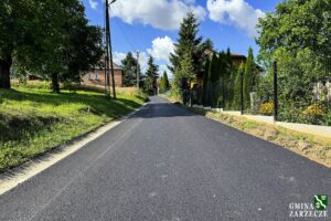 Nowy asfalt i zjazdy na przysiółku "Góra". Zakończył się remont drogi w Żurawiczkach