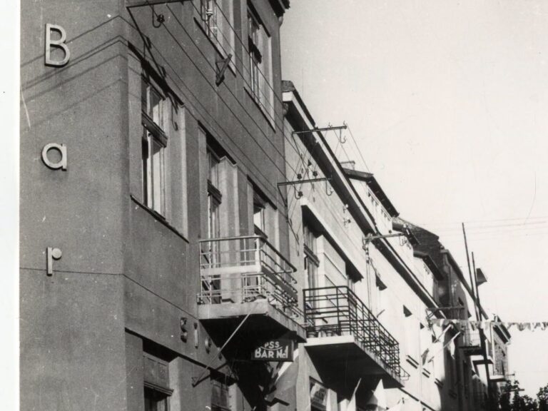 Kamienice w płn. części Rynku ok. 1960 r., fot. Michał Kopeć.