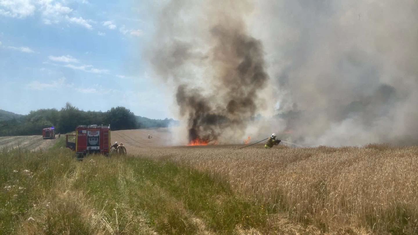Lokalna Gazeta Internetowa 8 Pożar Pola W Chodakówce