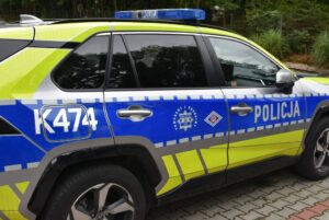 Jedna hulajnoga, dwie nastolatki. 17-letnia „pasażerka” z ponad promilem alkoholu
