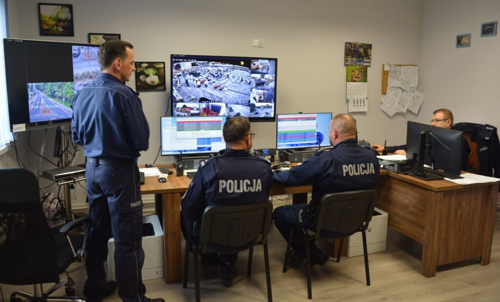 Policjanci Zabezpieczali Dożynki Prezydenckie W Tryńczy 1 Policjanci Zabezpieczali Dożynki Prezydenckie W Tryńczy