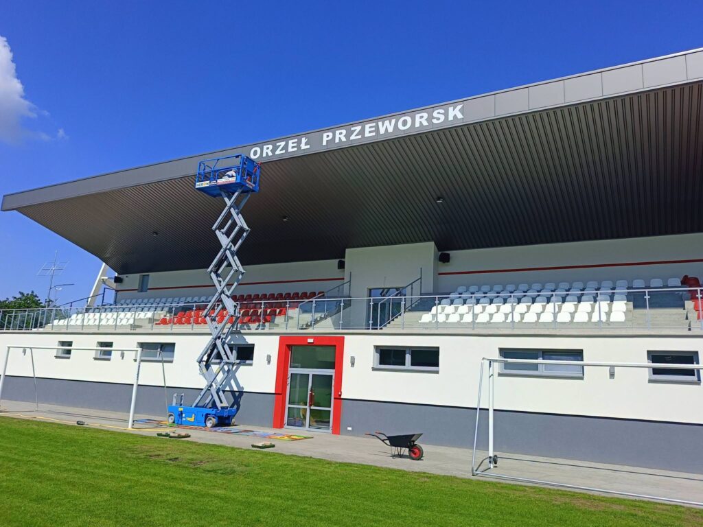 Ostatnie Szlify Na Stadionie Miejskim W Przeworsku 1 Stadion W Przeworsku Montaż Napisów