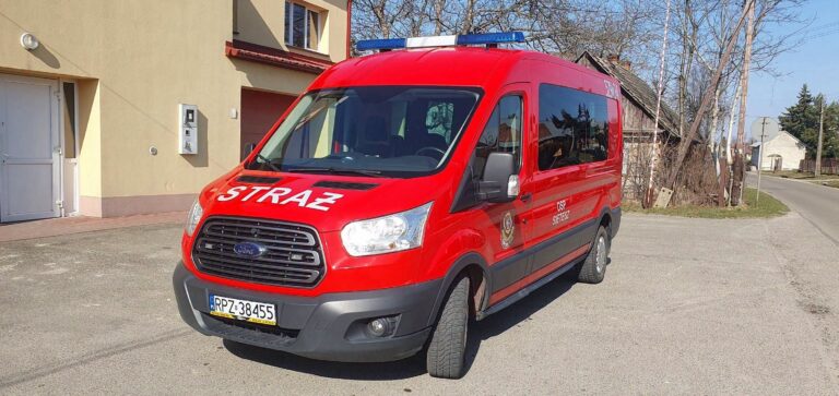 Wóz strażacki wystawiony na sprzedaż w przetargu