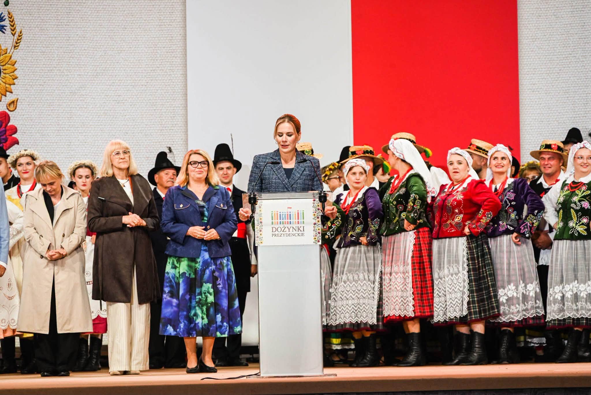 Lokalna Gazeta Internetowa 1 Marta Nawrocka Na Dożynkach Prezydenckich W Tryńczy