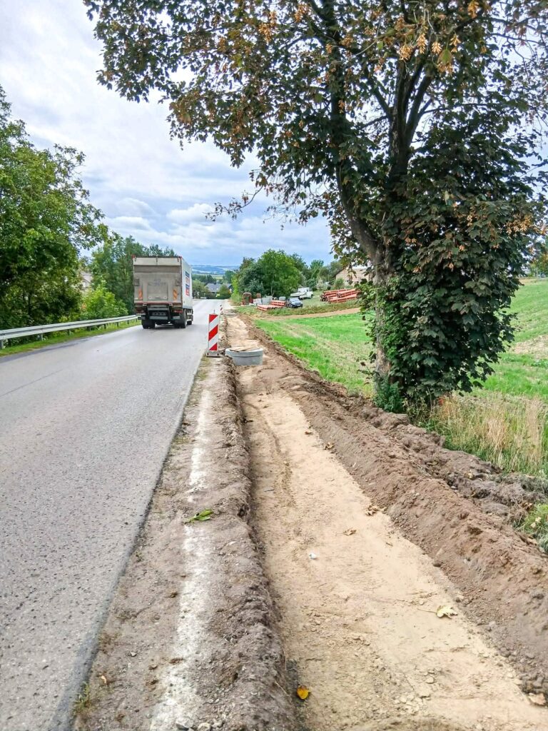 Nowe Chodniki, Walka Z Osuwiskiem I Remonty W Powiecie 1 Nowe Chodniki, Walka Z Osuwiskiem I Remonty W Powiecie