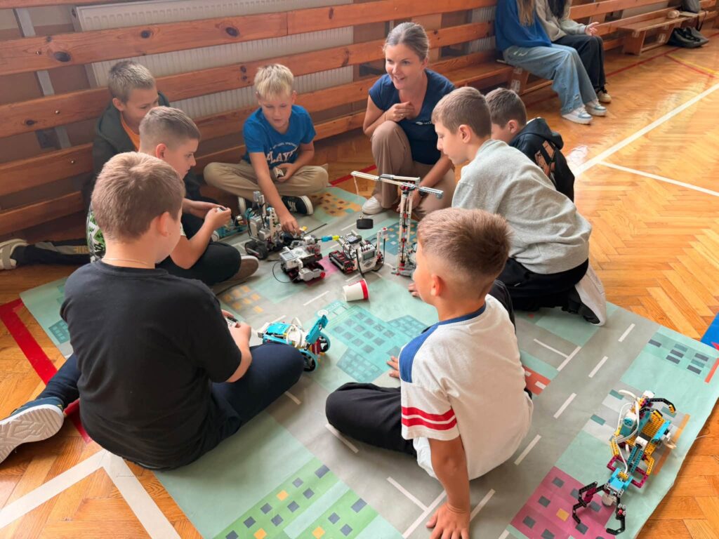 Uczniowie Z Rozborza I Okolic Zaskoczyli Pomysłowością Na Festiwalu Eksperymentów 1 Uczniowie Z Rozborza I Okolic Zaskoczyli Pomysłowością Na Festiwalu Eksperymentów