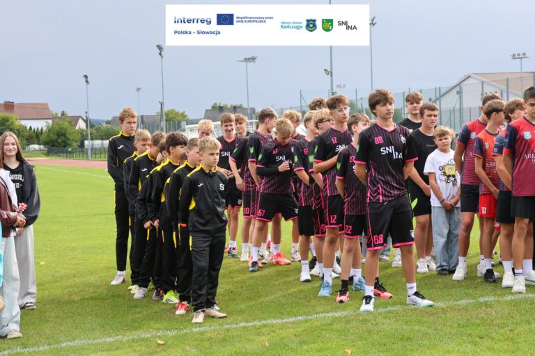 Młodzież ze słowackiej Sniny na obiektach sportowych