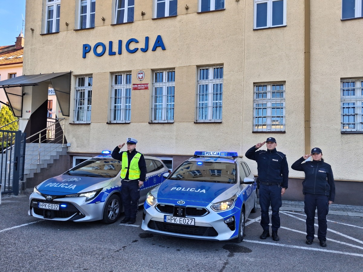Lokalna Gazeta Internetowa 7 Policjanci Oddali Hołd Śp. Podkom. Natanowi Sieroniowi