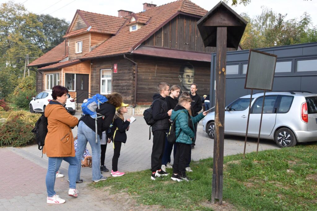 Śladami Kuriera Armii Krajowej. Uczniowie Z Gminy Gać Rywalizowali W Grze Terenowej &Quot;Historiada&Quot; 1 Historiada W Gaci