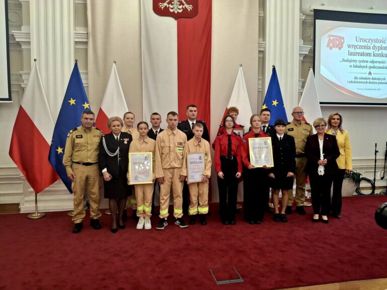 Młodzi strażacy z powiatu przeworskiego nagrodzeni w Rzeszowie